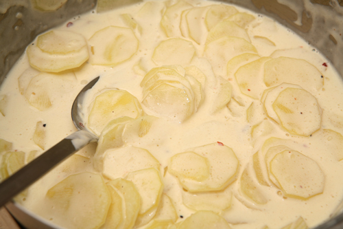 Burgonya tejszinben 3856 rakott krumpli elokeszties